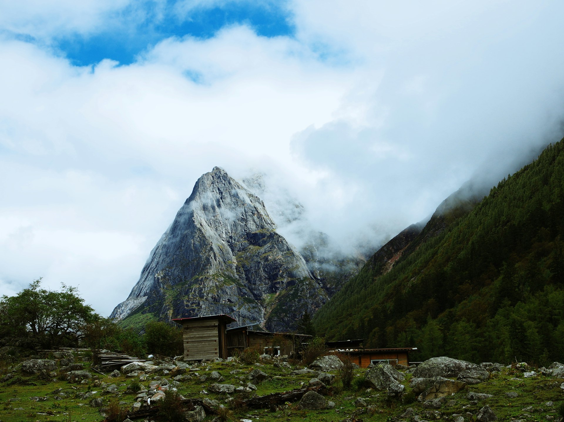 Experience Profound Renewal at Remote Mountain Wellness Retreats